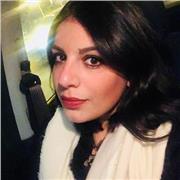 Studentessa laureanda in diritto per le imprese e istituzioni